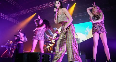  The “Dua Lipa Live in Bangkok” Concert: An Evening of Pop Perfection and Unforgettable Moments