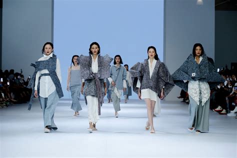 Lucinta Luna Fashion Disaster or Avant-Garde Masterpiece? A Deeper Dive into Jakarta Fashion Week 2023 Controversy!